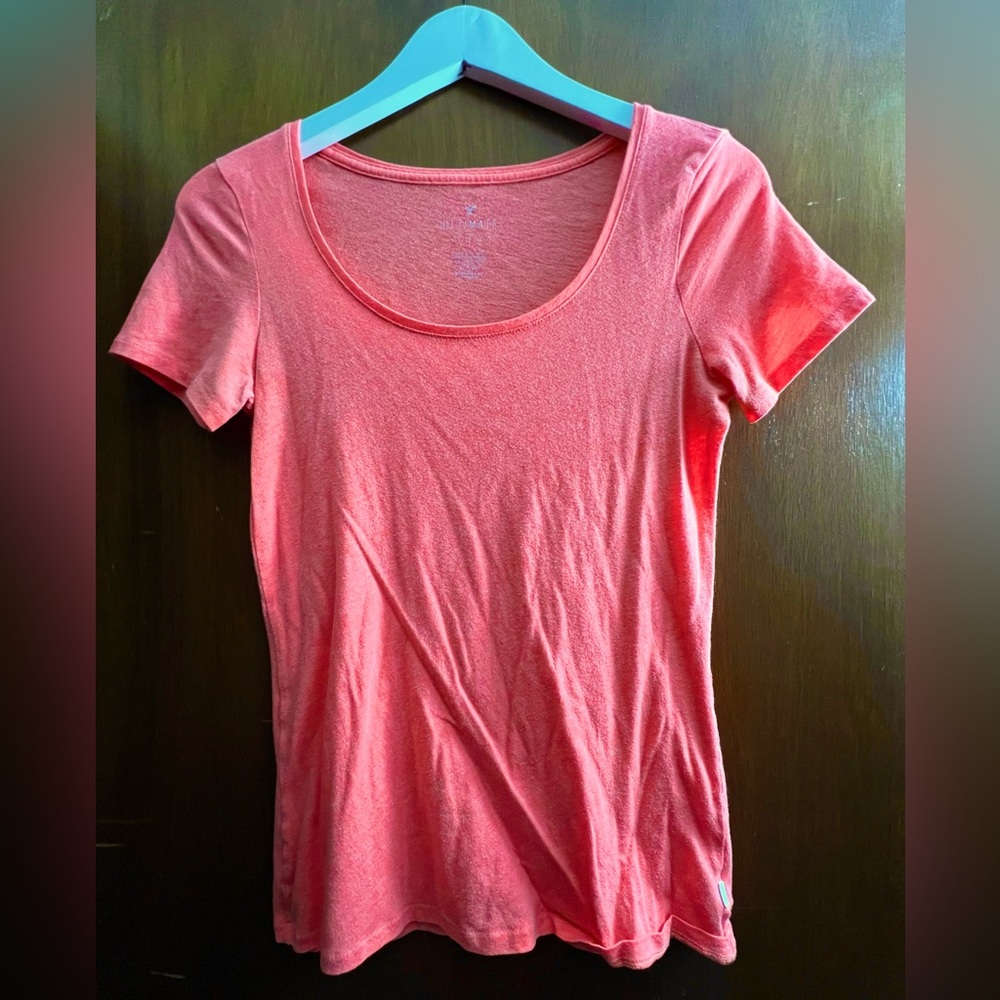 American Eagle Ultimate Comfort Salmon Tee - Small